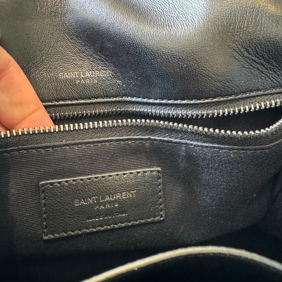 Yves Saint Laurent YSL Niki Chain Flap Bag Crocodile Embossed Patent in black - Picture 9 of 10